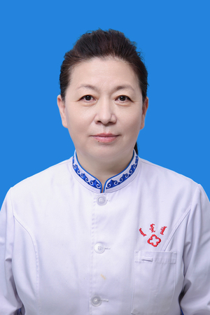 白乌日娜.jpg